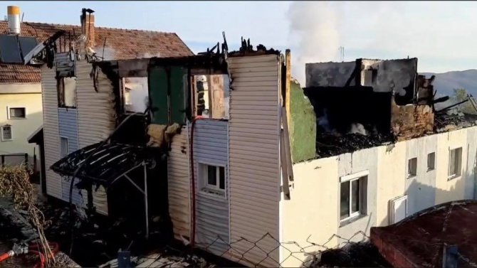 Türkeli’de iki katlı evde yangın