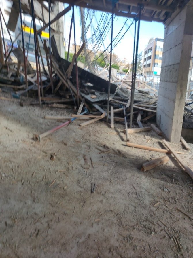 Antalya’da inşaatın beton kalıbı çöktü: 4 yaralı