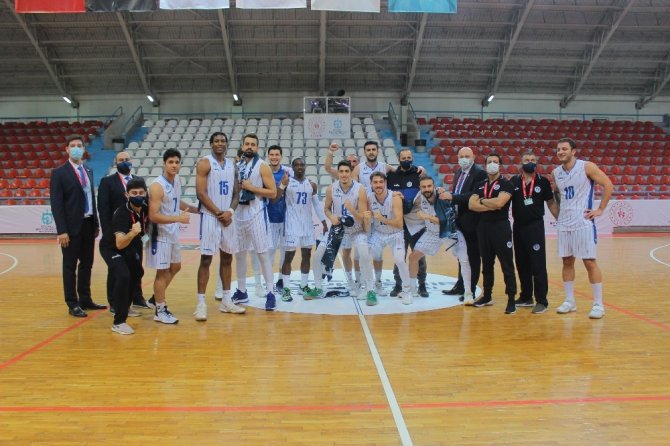 Erkekler Basketbol 1. Ligi: Kocaeli Büyükşehir Belediyesi Kağıtspor: 87 - Nadir Gold İstanbul Basket: 73