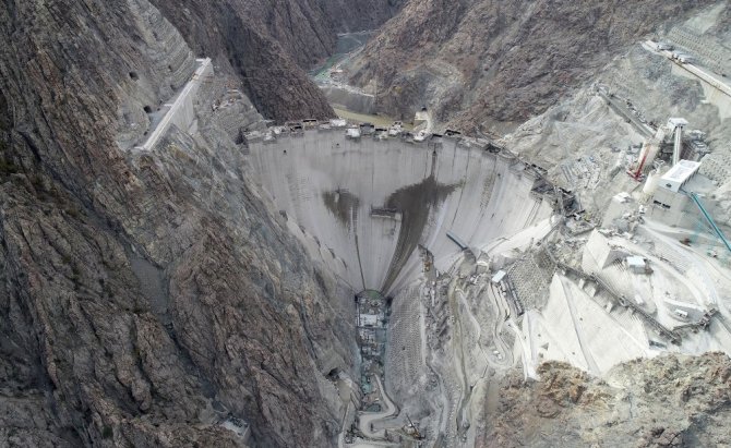 Türkiye’nin en yüksek yüksek barajının tamamlanmasına 25 metre kaldı