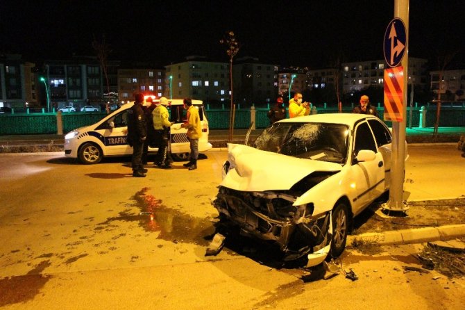Amasya’da otomobiller çarpıştı: 2 yaralı