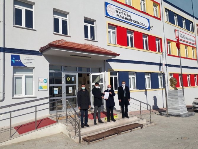 Hisarcık’ta okul idarecilerine “Okulum Temiz Belgeleri” teslim edildi
