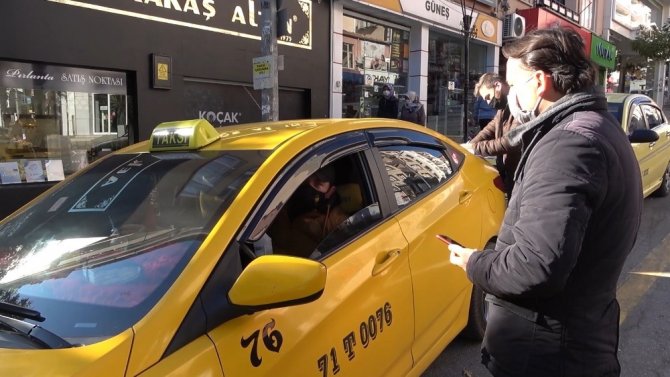 Ticari taksicinin ’koronalı müşteri’ korkusu: "İndirsem bir türlü, gitsem bir türlü"