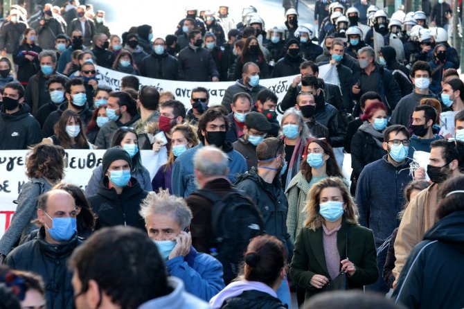 Yunanistan’da korona virüs karantinası bir hafta uzatıldı