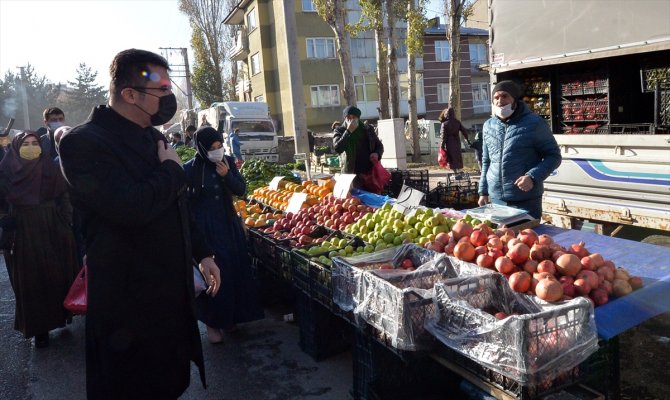 Erzurum Valisi Okay Memiş, halk pazarında Kovid-19 denetimi yaptı