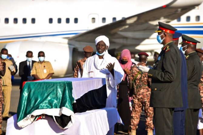 Korona’dan ölen Sudan eski Başbakanı Mehdi son yolculuğuna uğurlandı