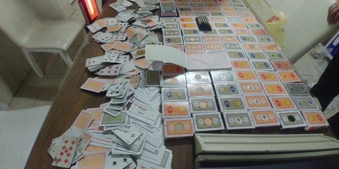 Köyceğiz’de iki eve kumar baskını: 27 kişiye 119 bin 610 lira ceza