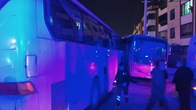 Kütahya’da otobüsler çarpıştı: 10 yaralı