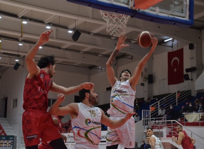 Basketbol Süper Ligi: Aliağa Petkim: 67 - Gaziantep Basketbol: 66