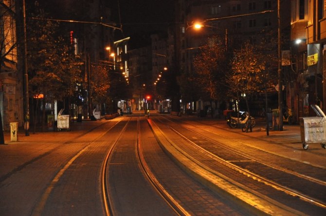 Cadde ve sokaklar boşaldı, Eskişehir’de sessizlik hakim oldu