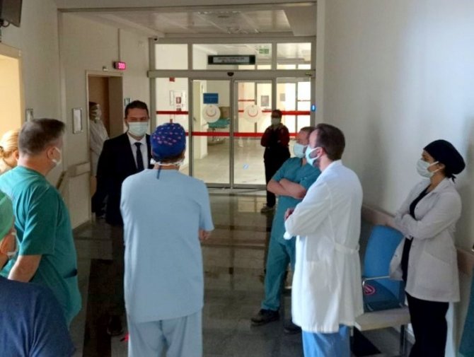 Koronavirüs tedavisi tamamlanan Eskişehir İl Sağlık Müdürü Prof. Dr. Uğur Bilge görevine yeniden başladı