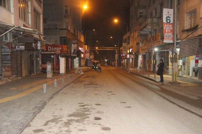 Sınır kenti Kilis sokaklar sessizliğe büründü