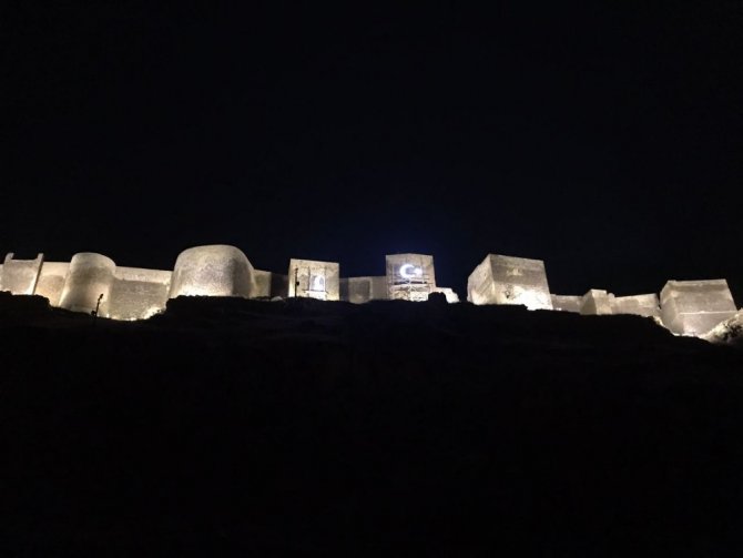 Tarihi Bayburt Kalesi Aydınlatma Projesi’nin açılışı gerçekleşti