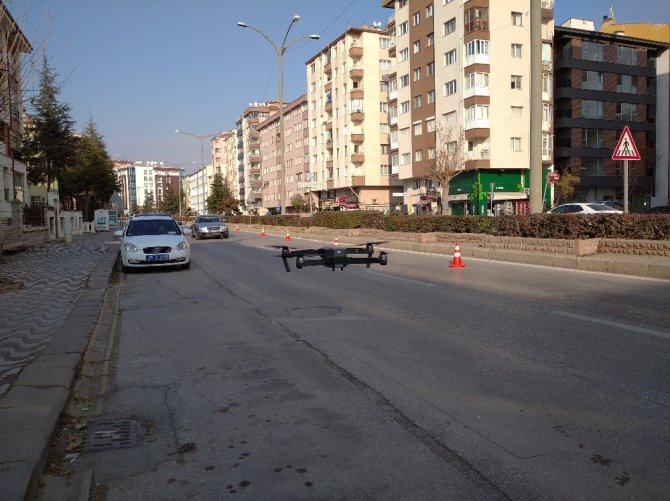 Eskişehir’de drone ile yaya geçidi denetimi