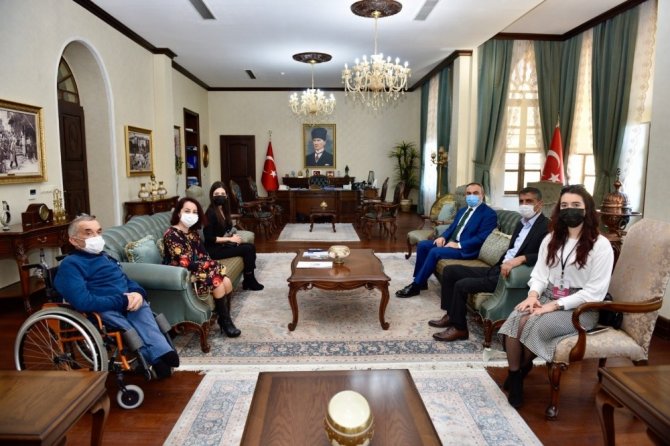 Genel Başkan Demirel Vali Soytürk ile bir araya geldi