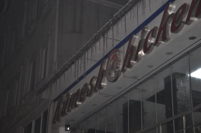 Yüksekova’da soğuk hava hayatı olumsuz etkiliyor