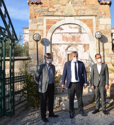 Didim Akbük’teki kilisesinin kapatılan dış kapılarındaki tahribat kaldırıldı