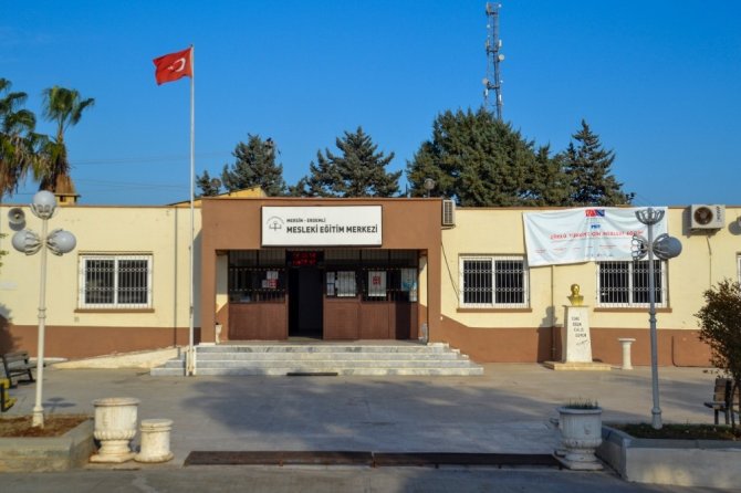 Erdemli Belediyesinin eğitime desteği sürüyor