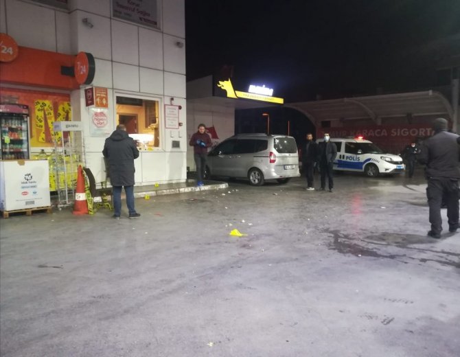 İzmir’de sokağa çıkma kısıtlamasına rağmen silahlı kavga: 1 yaralı