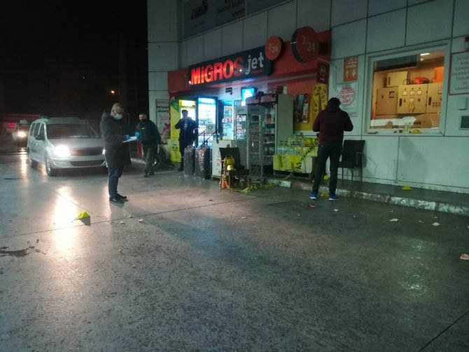 İzmir’de sokağa çıkma kısıtlamasına rağmen silahlı kavga: 1 yaralı