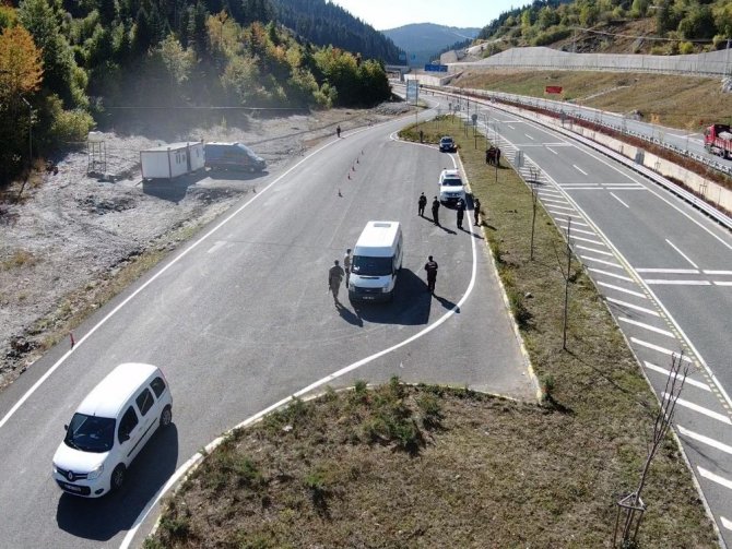 Jandarma ekipleri drone destekli trafik denetimi yaptı
