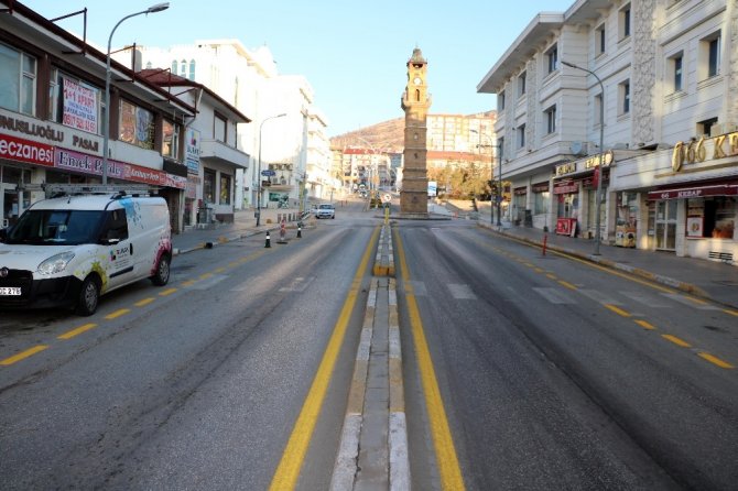 Yozgat’ta cadde ve sokaklar sessizliğe büründü