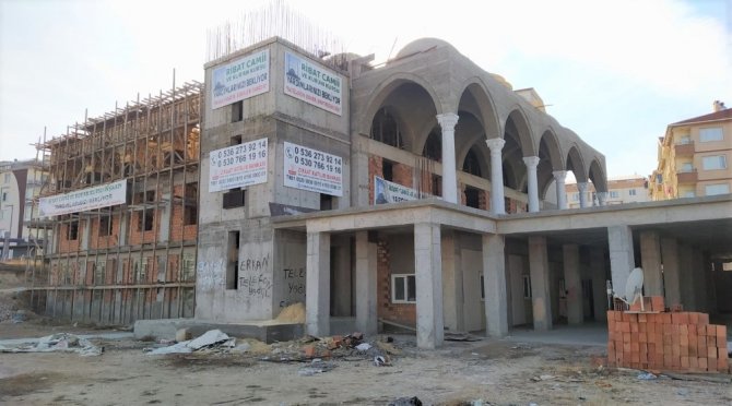 Ribat Camisi ve Kur’an Kursu inşaatı yardım bekliyor