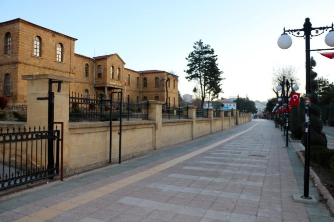 Yozgat’ta cadde ve sokaklar sessizliğe büründü