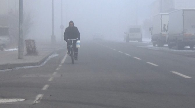 Kars’ta sisten uçak seferi iptal edildi