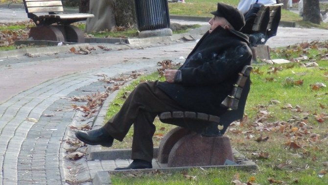 Kamerayı görünce çil yavrusu gibi dağıldılar