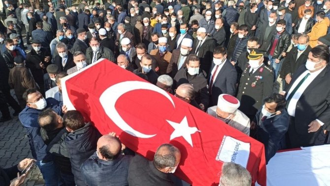 Somali’deki saldırıda yaşamını yitiren Erdinç Genç son yolculuğuna uğurlandı