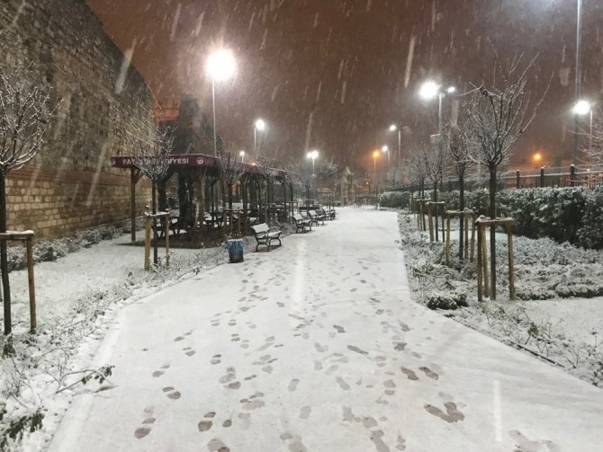 İstanbul’da karın tadını çocuklar çıkardı