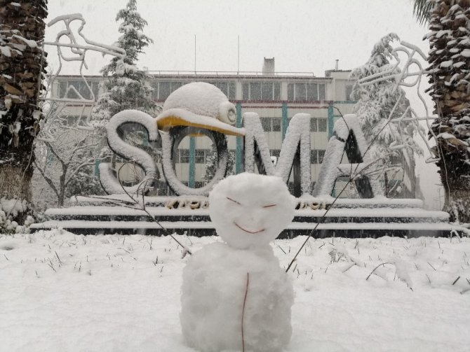 Soma’ya 3 yıl aradan sonra kar yağdı