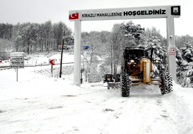 Bursa’da yoğun kar mesaisi
