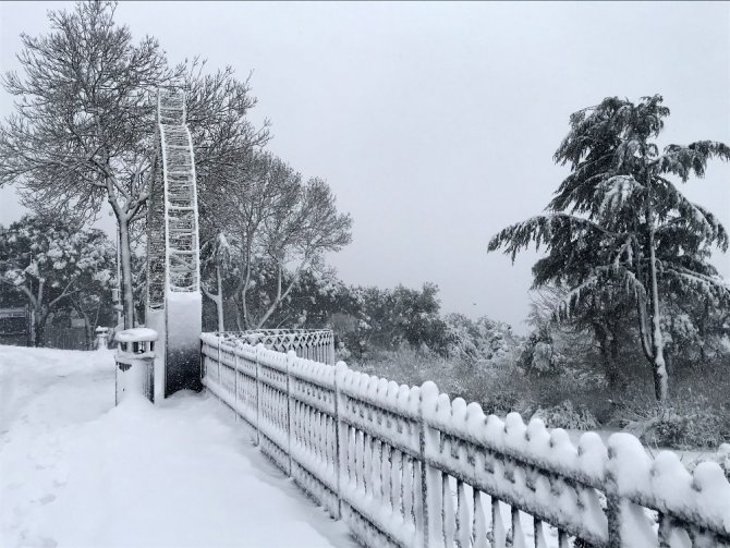 İstanbul’da kar etkisini artırdı, Çamlıca Tepesi’nde kar kalınlığı 20 santime ulaştı