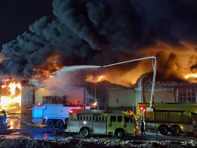 Suudi Arabistan’da depolarda büyük yangın