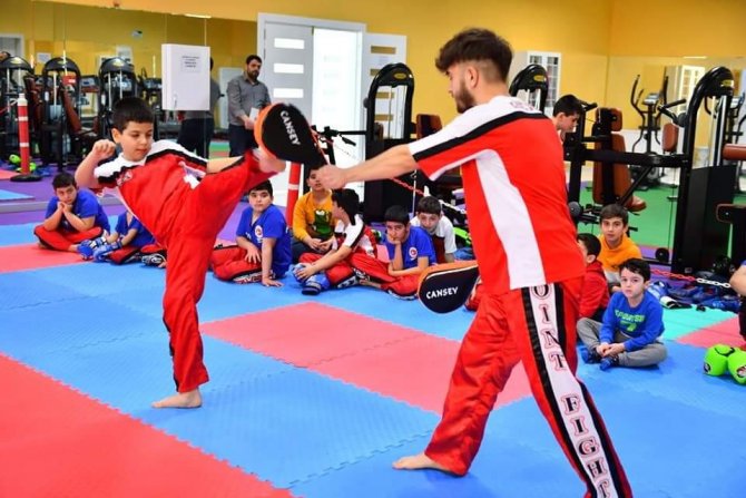 Yeşilyurt Belediyespor kick-boks takımı gözünü zirveye dikti