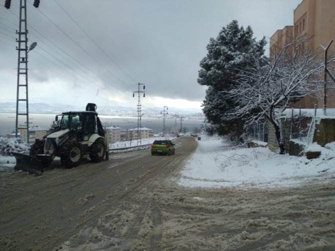 Sinop Belediyesi’nden kar seferberliği