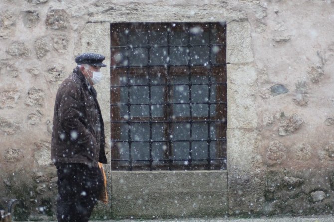Sinop’ta 4 yıllık kar hasreti sona erdi