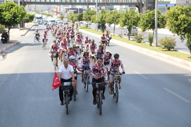 Festival için Mersin’e gelen bisikletçiler, Mezitli sahilinde kalacak