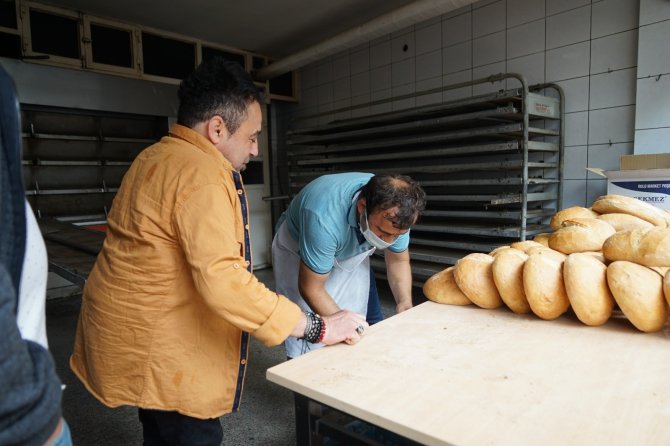 Afet bölgesinde balçık ve çamurdan temizlenen fırında ekmek üretimine başlandı