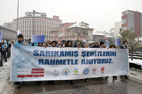 Türkiye, Sarıkamış’ta Şehit Olan 90 Bin Mehmetçiği İçin Yürüdü 8