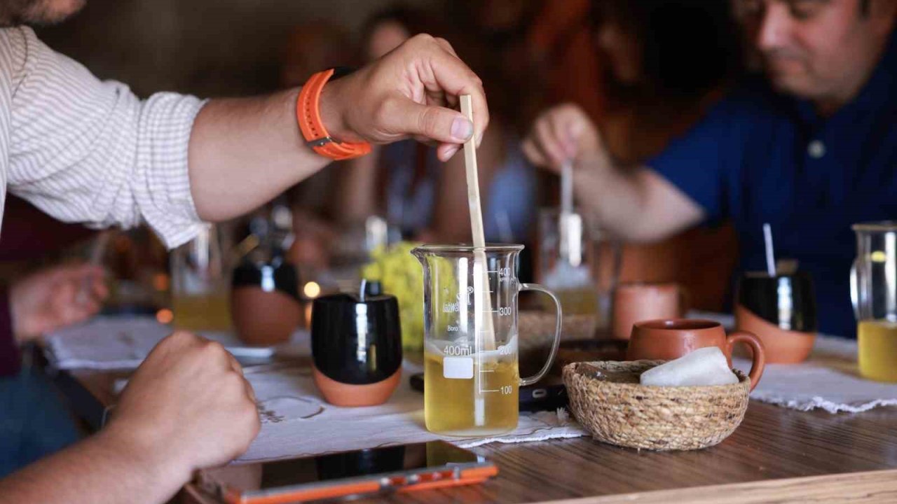 Kayaşehir’de doğal mum atölyesi