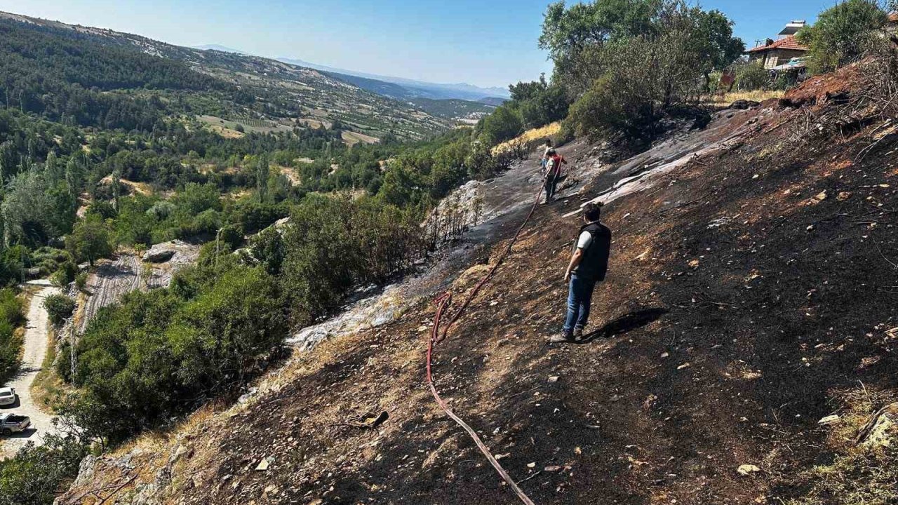 Çal’da başlayan yangın büyümeden söndürüldü