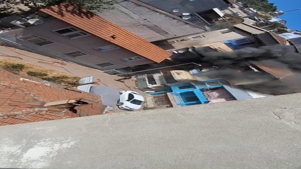 2 binayı saran yangında 3 kişi mahsur kaldı: 7 daire hasar gördü