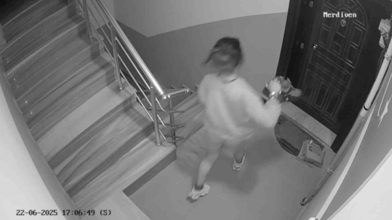 Arnavutköy’de apartmana giren çocuk 30 bin liralık ayakkabı çaldı