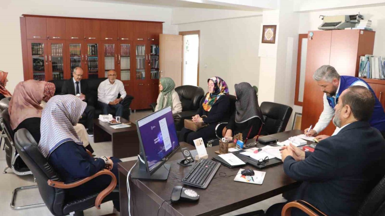 Hayır panayırından elde edilen geliri Filistin’e bağışladılar