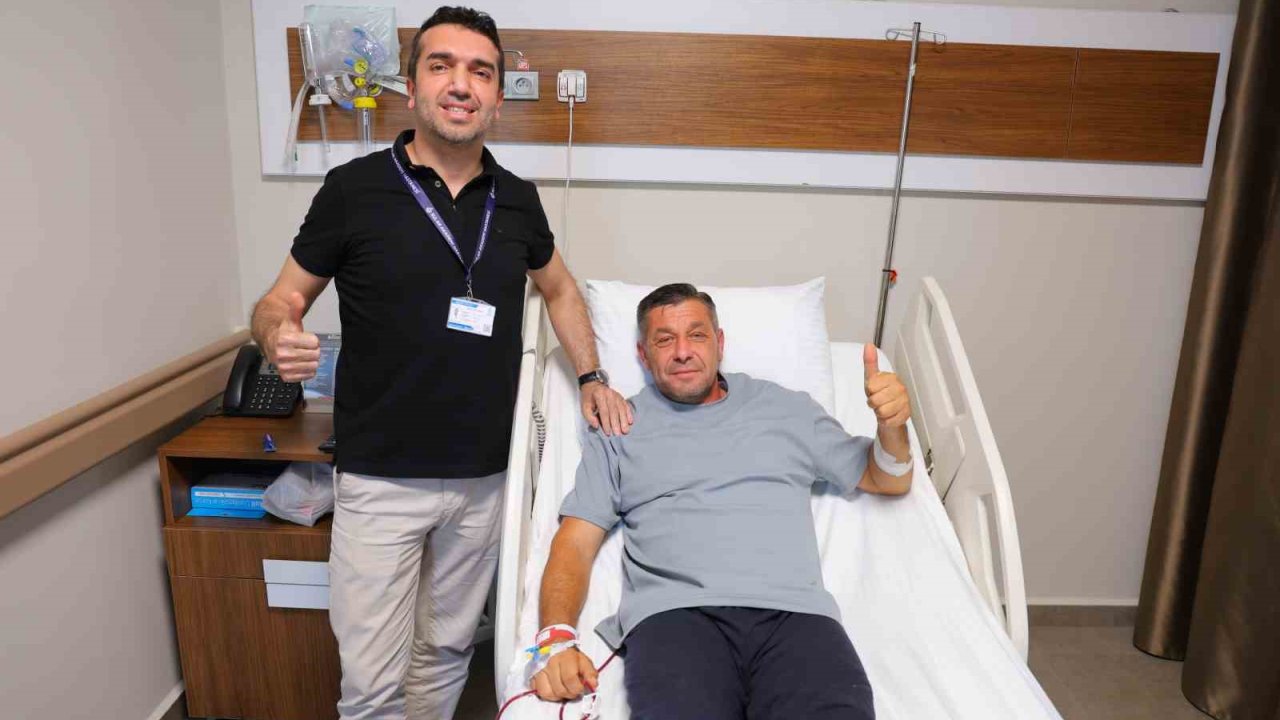 Makedonya’dan geldi, depremzede şehirde şifa buldu