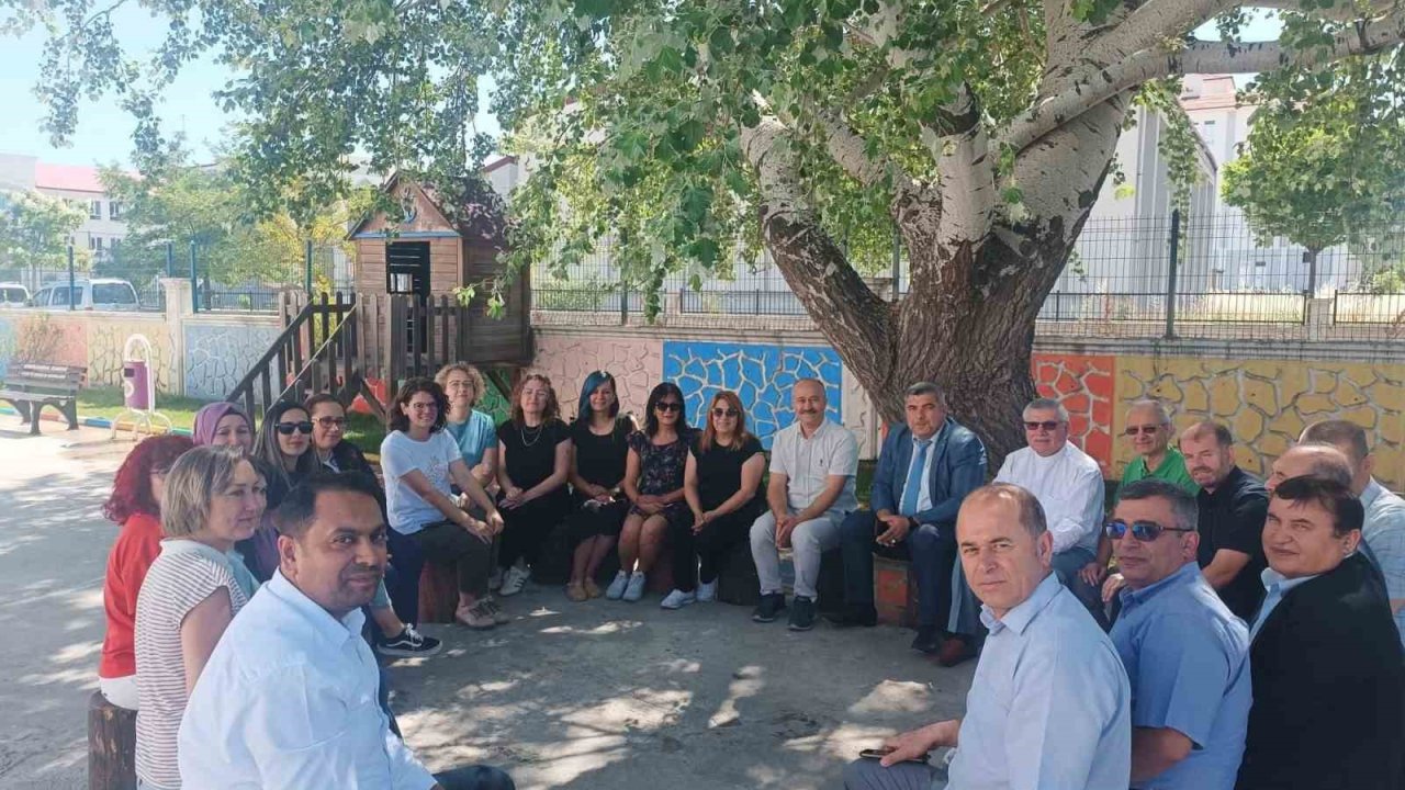 Öğretmenlere yönelik Mesleki Çalışmalar toplantısı başladı