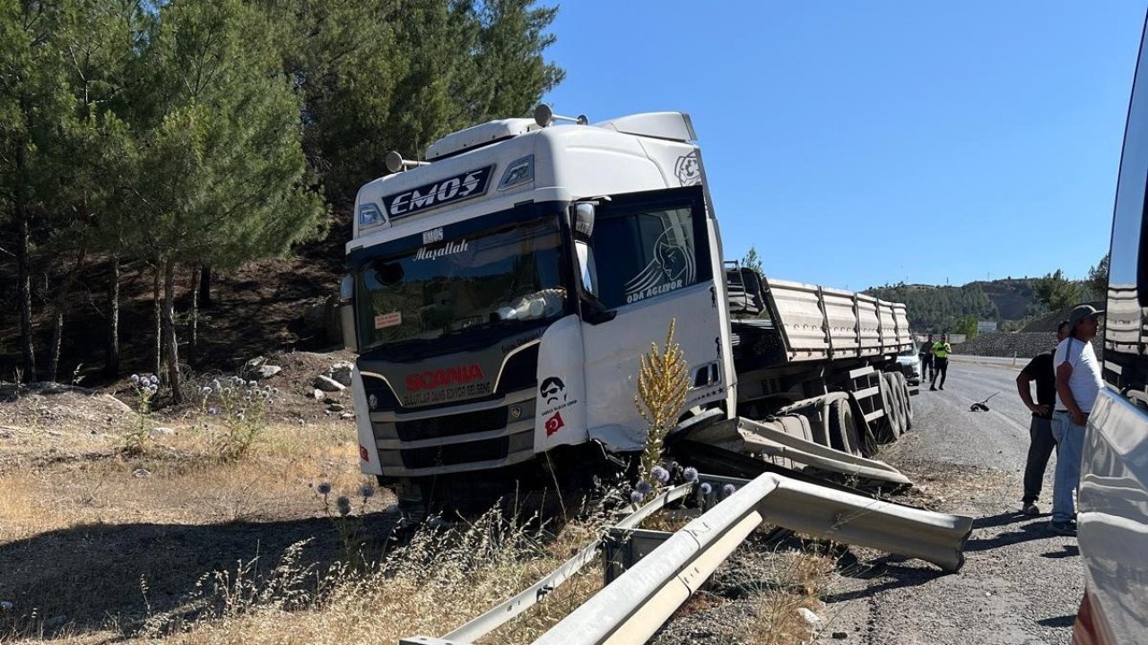 Bariyere çarpan tır sürücüsü yaralandı